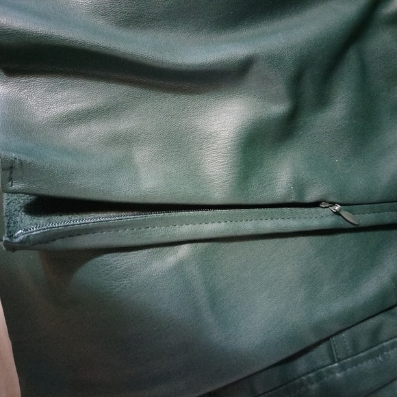 Women's Green Leather Pants - Picture 6 of 9
